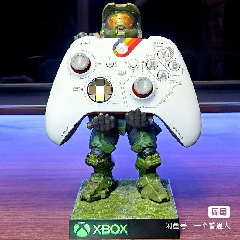 Découvrez l'Édition limitée Starfield sur Xbox avec une manette et un casque  à l'effigie du jeu
