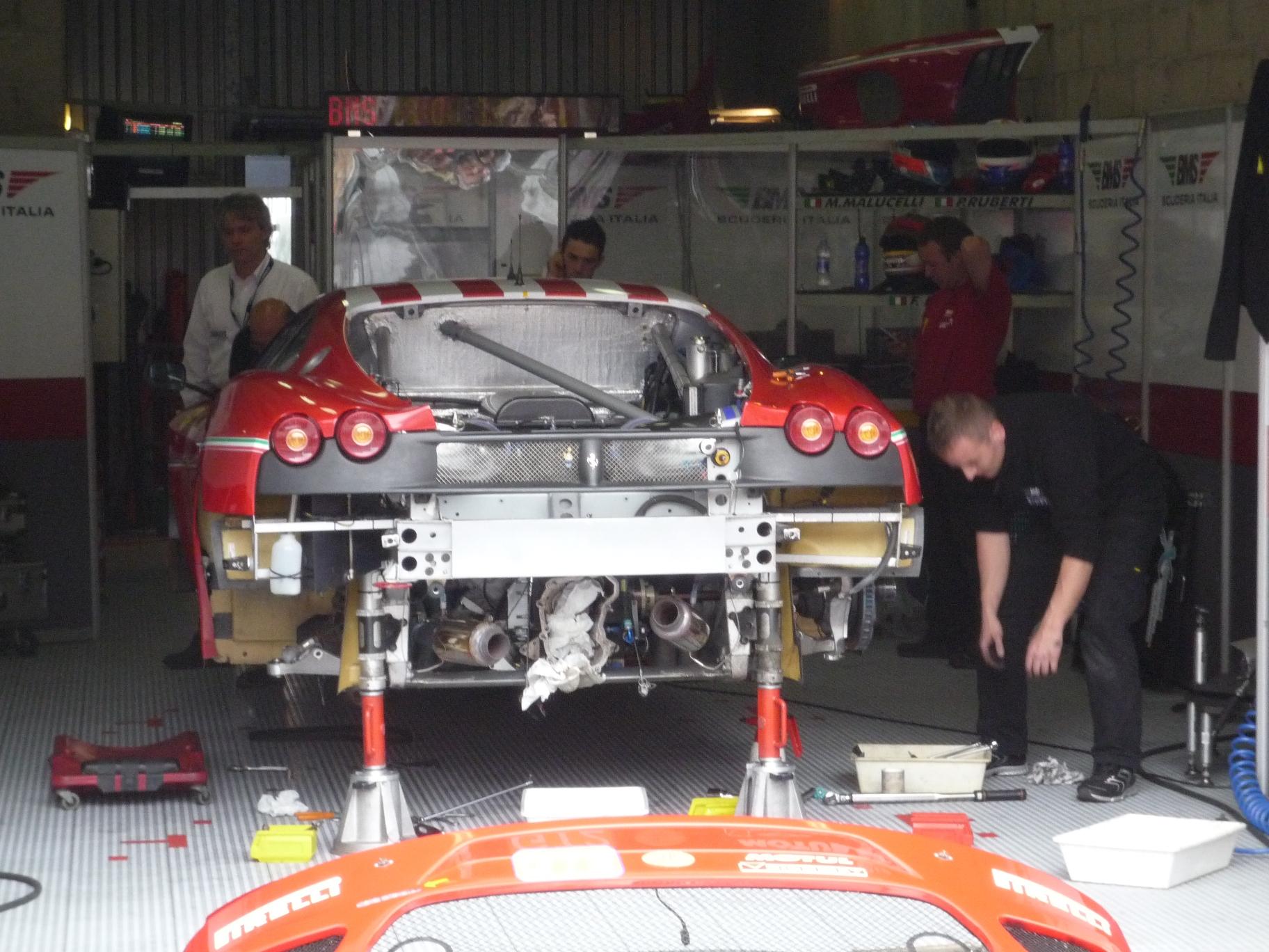Une F430 désossée