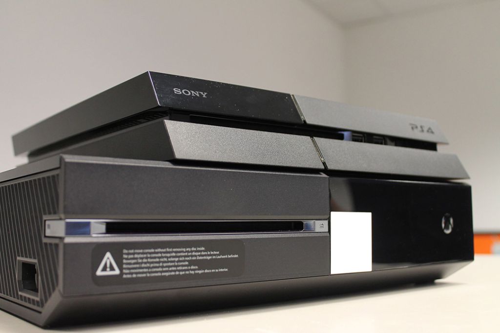 Xbox One vs PS4 : laquelle survit à une chute de 4,5 mètres ?
