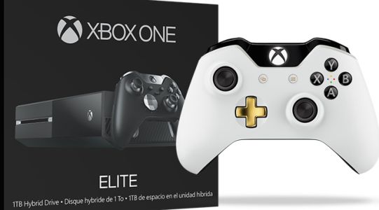 News : Une manette Elite blanche apparait dans une promo de l’Hololens