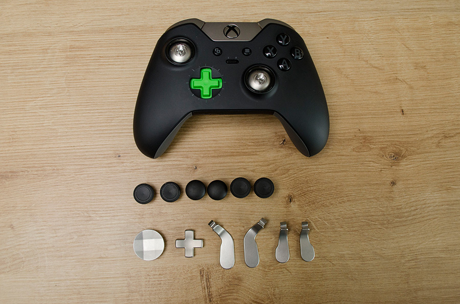 La manette complètement nue