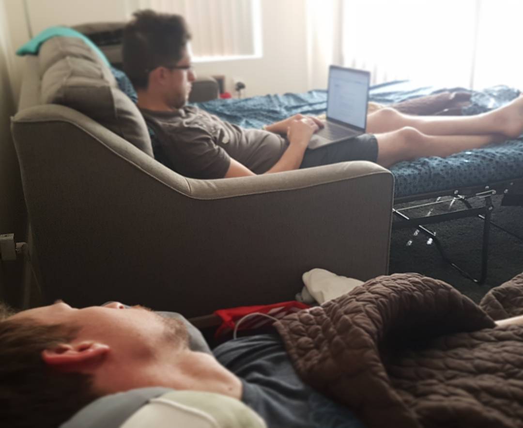 Derniers moments de répit avant le début de la journée