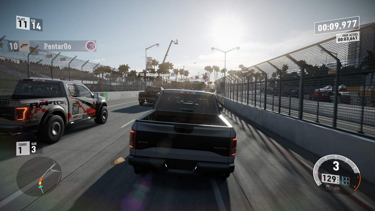 Des Trophy Trucks sur Long Beach... Ça risque de frotter un peu