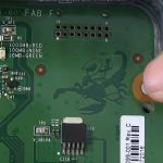 Insolite : un mini Master Chief chevauchant un scorpion dans la Xbox One X