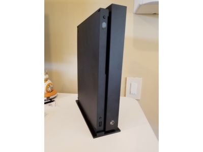 News : Support vertical Xbox One X : imprimez-le en 3D gratuitement !