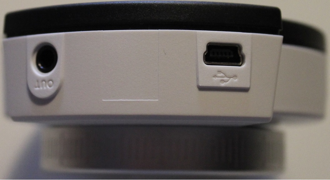 SuperAMP : Sortie vers micro pour un enregistrement et port micro USB relié à la console