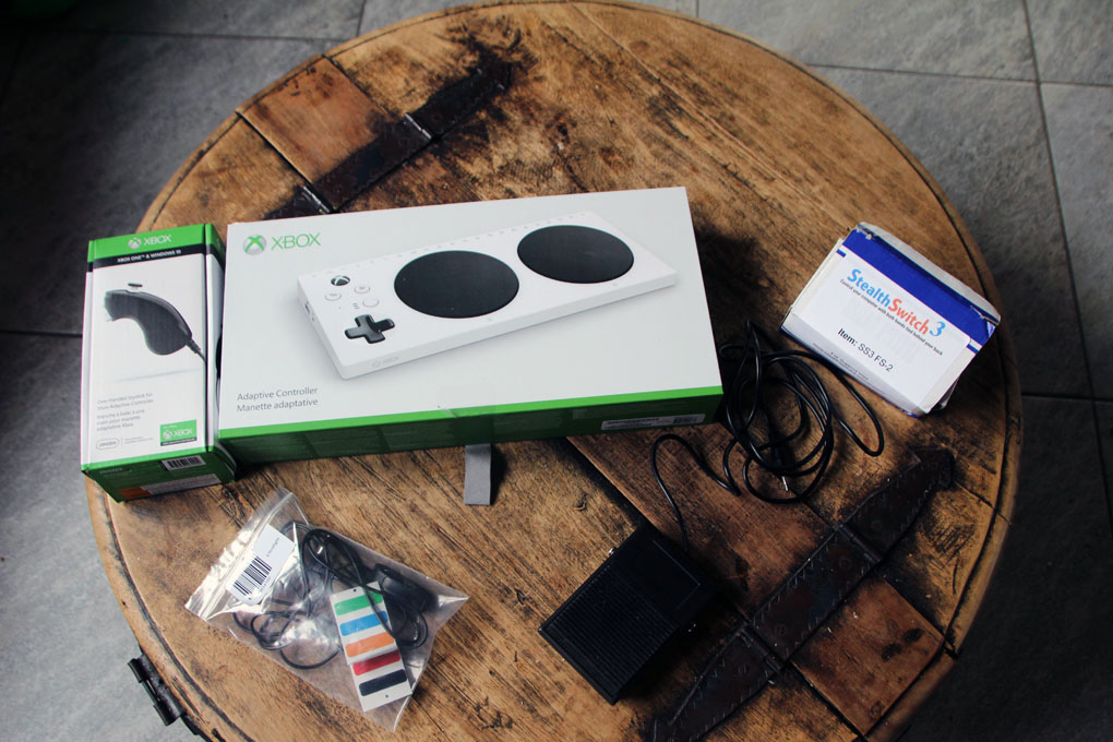 Le pack manette et accessoires à notre disposition