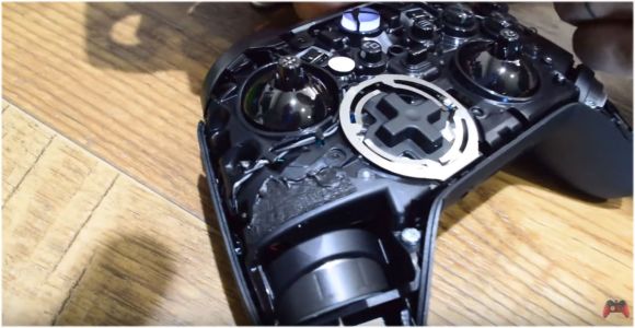 News : La manette Xbox One Elite V2 : le test de sa solidité et des grips !