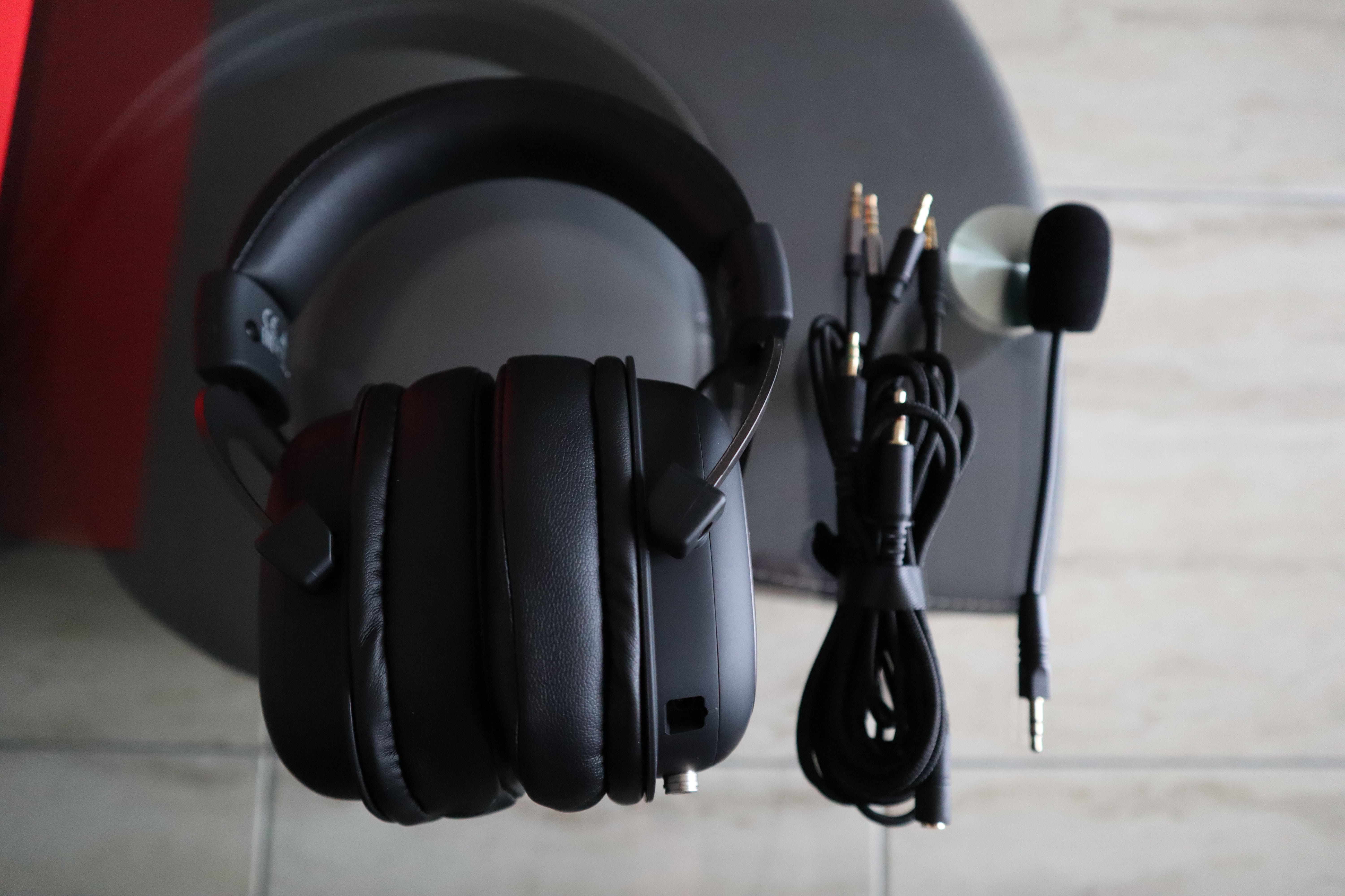 Sortie de sa boîte avec ses cables