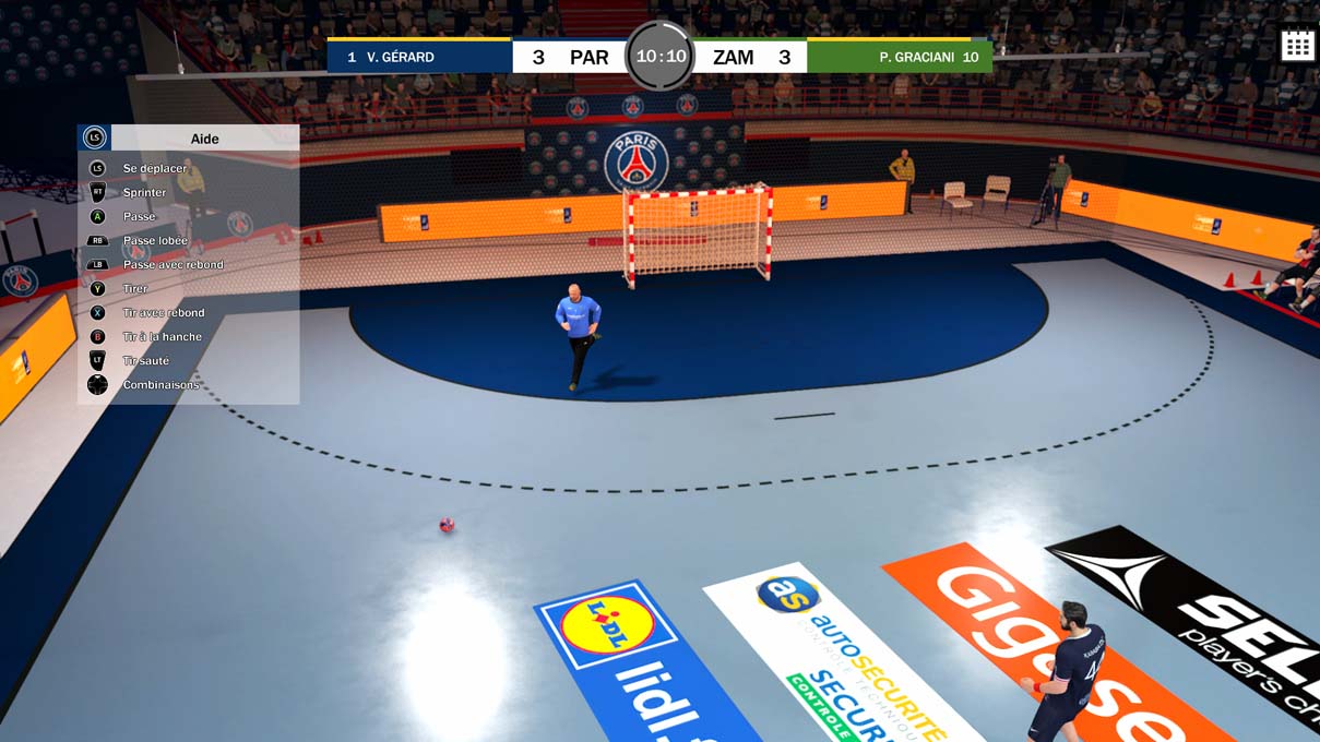 Exemple d'un arrêt de gardien qui renvoie la balle en jeu...