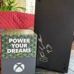 Une Xbox Series X signée de la main de Phil Spencer en vente sur eBay