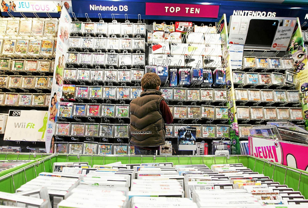 Confinement : les magasins et rayons jeu vidéo peuvent rester ouverts !