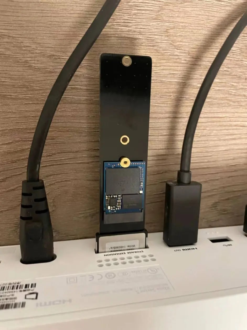 Les Xbox Series X|S accepteraient les SSD standards selon un internaute