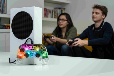 News : Nacon dévoile la manette Pro Compact Colorlight et les casques Rig Pro Series