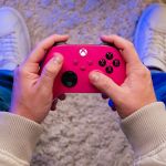 La nouvelle manette Xbox rose (Deep Pink) est disponible maintenant à 59,99 €