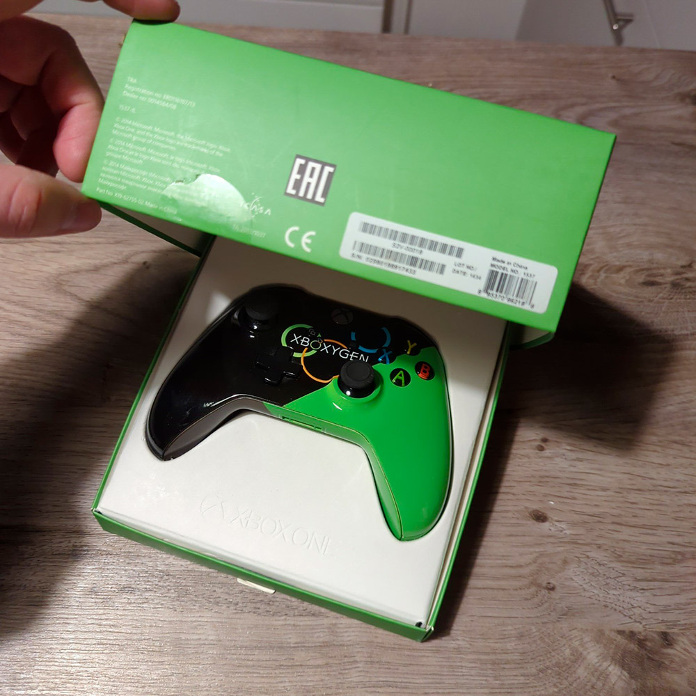 La manette Xboxygen à deux exemplaires dans le monde