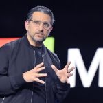 Panos Panay quitte Microsoft pour Amazon et dit au revoir à Windows et Surface