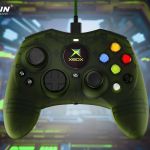 Avis aux fans Xbox, la manette de la 1ère Xbox revient sur Xbox Series X|S !