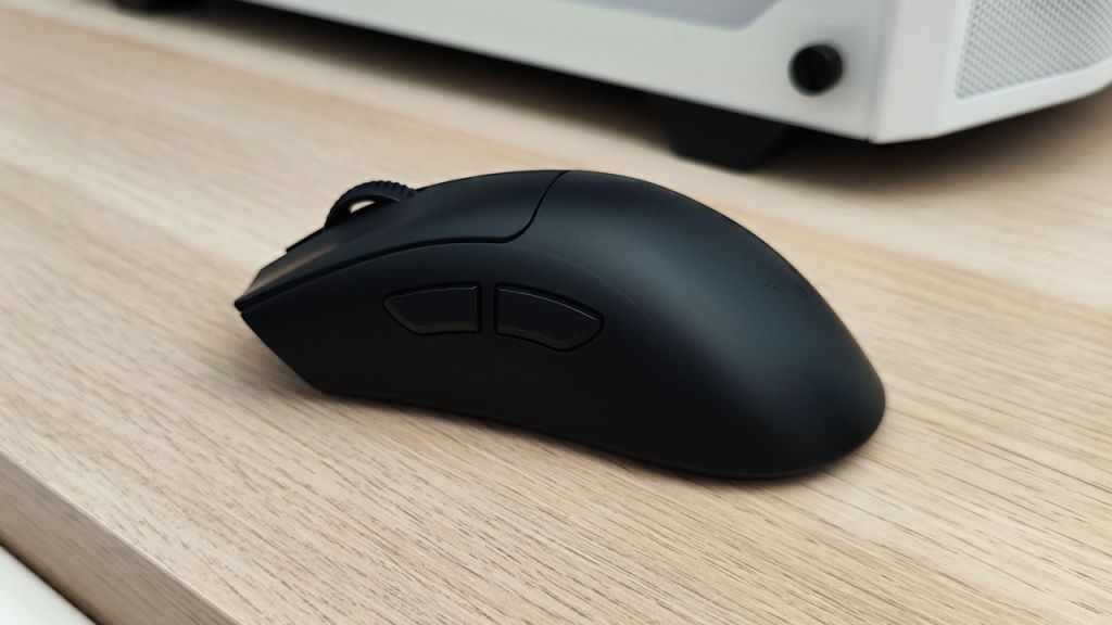 Test – Souris Razer DeathAdder V4 Pro : la référence des e-sportifs et des joueurs exigeants ?