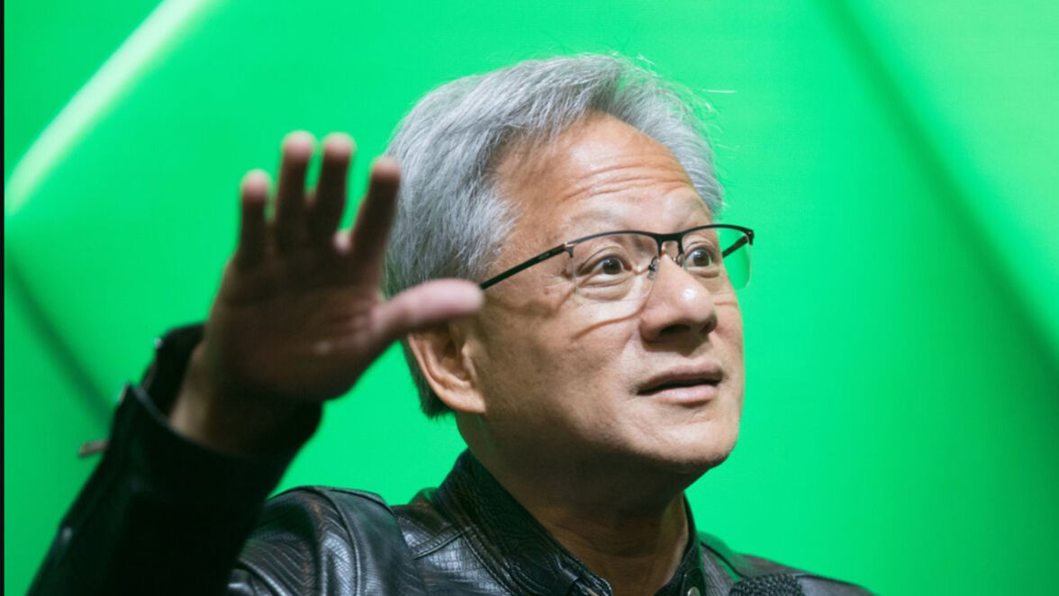 Le patron de NVIDIA a peur et ne veut pas que les élites mondiales critiquent trop l’IA